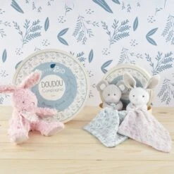 Doudou Et Compagnie - Botanic - Peluche Avec Doudou BIO Souris Vert 15 Cm -Boutique De Poupées botanic2020peluche20avec20bio20souris20vert1520cm 2