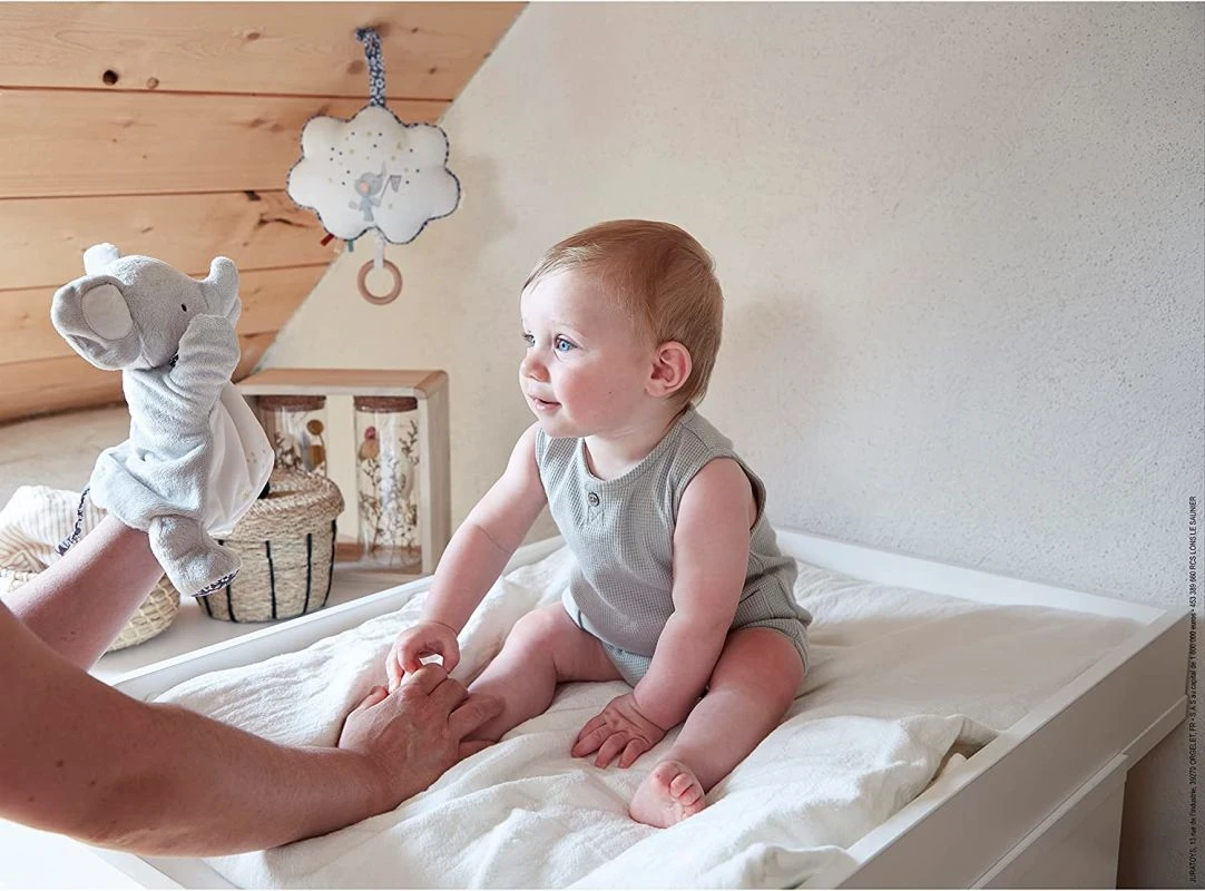 Kaloo - Petites Chansons - Doudou Marionnette éléphant Gris 25 Cm 3 Kaloo - Petites Chansons - Doudou Marionnette éléphant Gris 25 Cm – Image 3